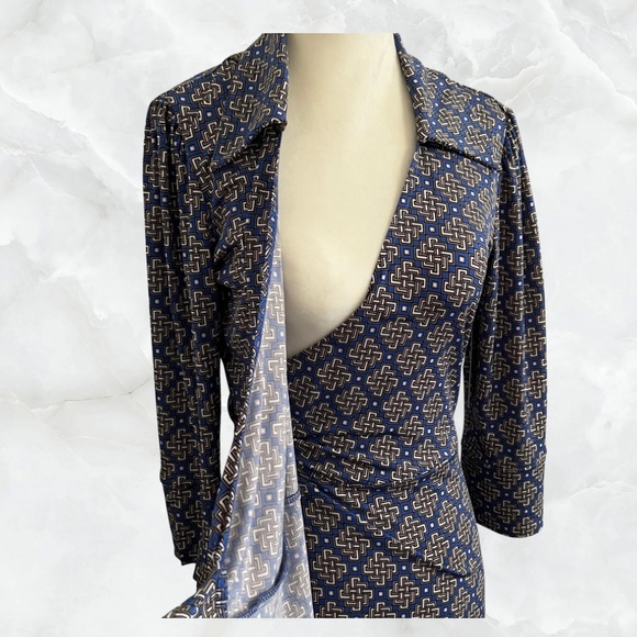 Laundry by Shelli Segal Geometric Wrap Dress - Picture 5 of 6